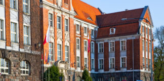 Ujawniamy strategię wyborczą SLD: byli posłowie i senatorowie pójdą na pierwszą linię frontu Siedziba Urzędu Marszałkowskiego w Olsztynie