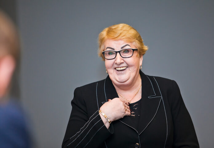 Henryka Krzywonos: Czemu wy bez przerwy mówicie o Kaczyńskim? Kto to k….a jest? 🔊 Henryka Krzywonos