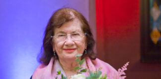 Halina Birenbaum: dym walił, że w dzień ciemno, a w nocy widno od ognia i jeszcze smród palonego mięsa
