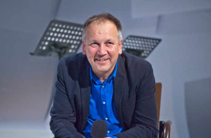 Cezary Łazarewicz: jak się ma telewizję, radio i prasę, to nie można ludzi okłamywać, bo i tak w to nie uwierzą Cezary Łazarewicz. Fot. Newsbar.pl