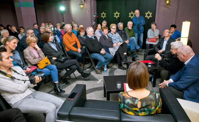 Bezpartyjnymi na sali rozpraw będą tylko podsądni Spotkanie Stowarzyszenia Iustitia.Fot. Newsbar.pl