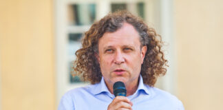Za dwa tygodnie Karnowski idzie do fryzjera